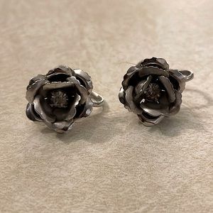 Vintage PRESTIGE Silvertone Roses Screw-back Earrings
